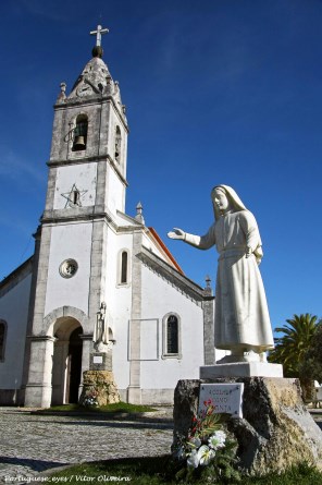 파티마의 성녀 히야친타 마르토_photo by Vitor Oliveira_in front of the Parish Church of Fatima in Ourem_Portugal.jpg